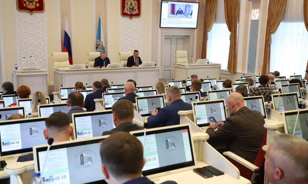 Депутатами поддержан законопроект, расширяющий правовую поддержку молодых людей, потерявших родителей в период обучения
