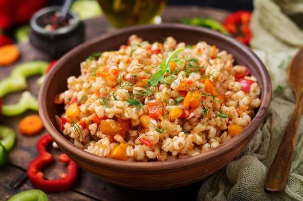 Перловка с овощами. \ Фото: pinterest.ru. Перловка с овощами. \ Фото: pinterest.ru.