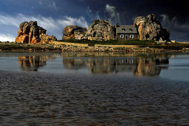 Дом, который стал слишком популярным среди туристов. /Фото: esosedi.org