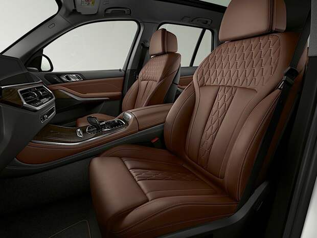 BMW X5 xDrive45e - с шестицилиндровым двигателем.