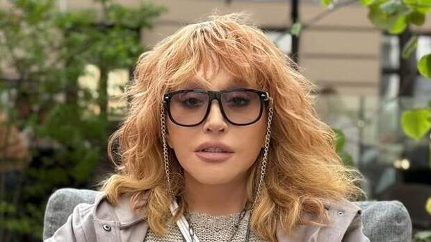 «Уже и русский язык забывает»: Аллу Пугачеву подняли на смех из-за ошибки