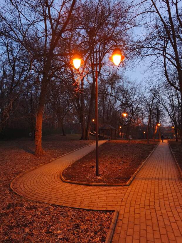 Вечерняя набережная Донецка