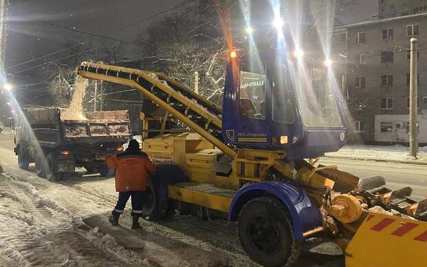 Мобилизовали все: мэрия Рязани ликвидирует последствия снегопада