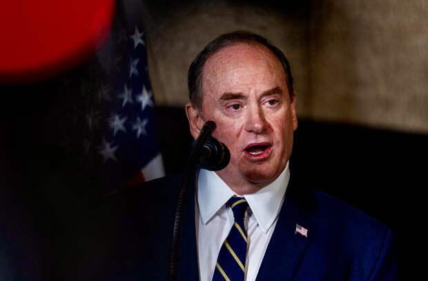 Министр ВМС США уволен из-за конфликта с главой Пентагона на фоне блокады Ирана