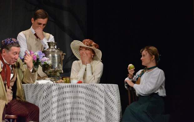 Петербуржцев приглашают на спектакль "Чудаки"