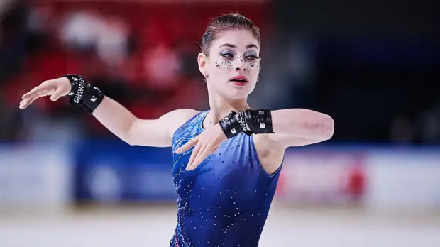 Откровения Косторной и посещение Медведевой хоккейного матча: что обсуждают в мире фигурного катания