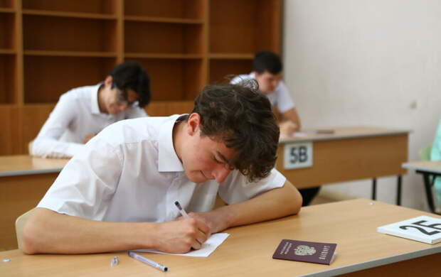 Утверждены минимальные баллы ЕГЭ для получения аттестата в 2026 году