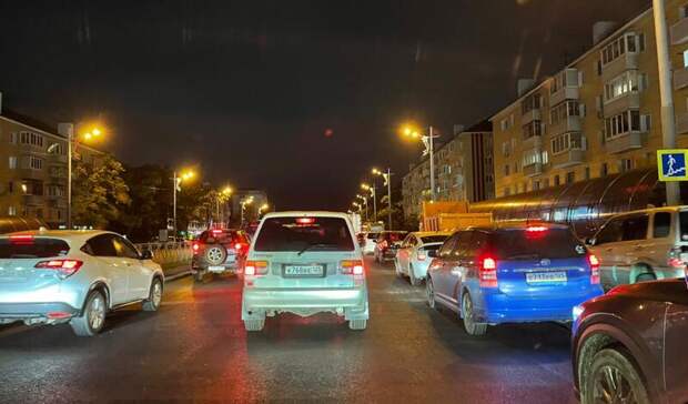 «Скорость – ноль километров»: гигантская пробка сковала важную дорогу во Владивостоке