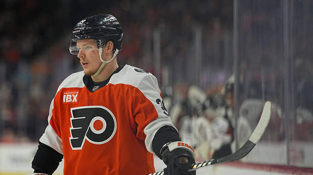 Шайбы Мичкова и Гребёнкина не спасли «Филадельфию» от поражения в матче с «Бостоном»