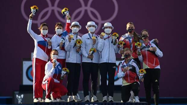 Спортсменам Олимпиады разрешили снимать маски на подиуме