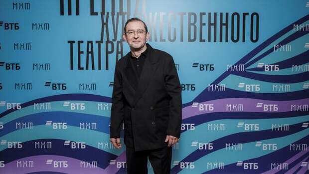 Беременная Шпица, лохматый Петров и Хабенский в новой должности: звезды на премии МХТ