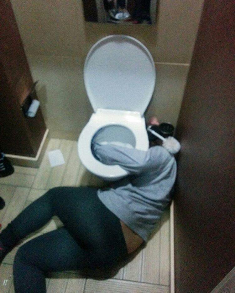 28 причин не отпускать свою девушку на день рождения к ее подруге (28 фото) 28 причин не отпускать свою девушку на день рождения к ее подруге (28 фото)