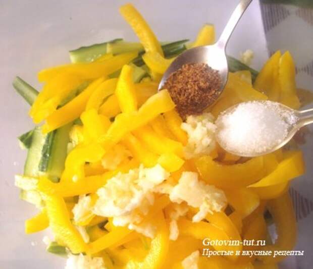 Корейский салат с мясом и огурцами