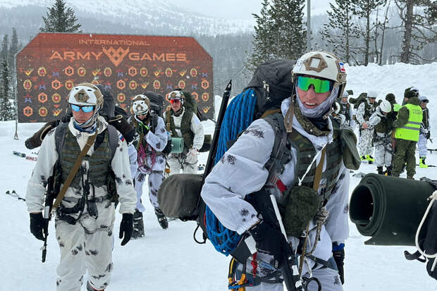 Кубок Вооруженных сил Российской Федерации по ски-альпинизму «Саянский марш-2024» стартовал в Красноярском крае