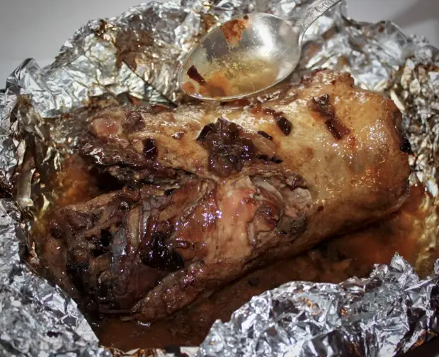 Утка. Рулет с яблоками и черносливом