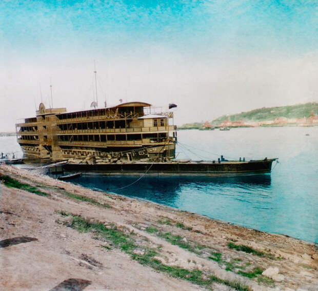 Плавучий отель. Нижний Новгород, 1896 г. Плавучий отель. Нижний Новгород, 1896 г.