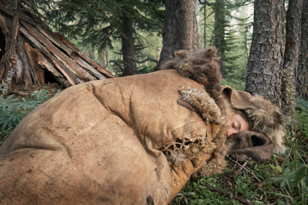Назад в палеолит: охотники-собиратели 21-го века в фотопроекте «Живущие дикими» 19