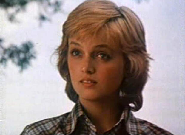 Какой была в детстве звезда комедии «Спортлото 82», и как преображалась с годами ее красота