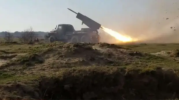 Украинские военные обстреляли из реактивной артиллерии Ясиноватую и Донецк