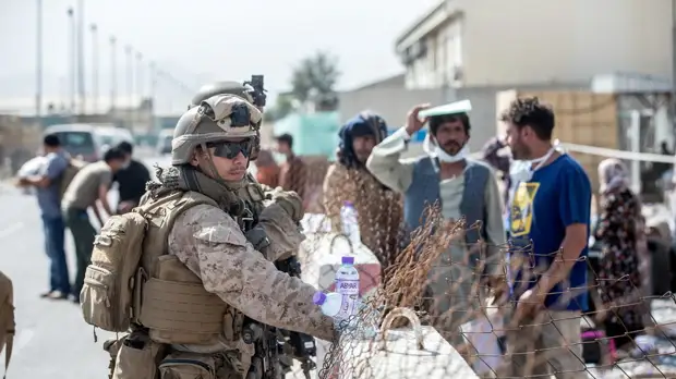 CNN: США изменили правила допуска людей к аэропорту Кабула