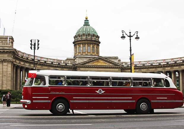 Командовать ретро-парадом буду я! Железнодорожная карма и другие сюрпризы: репортаж Vgudok с Х парада ретро-транспорта в Санкт-Петербурге