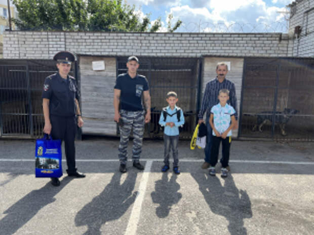 В Липецкой области сотрудники полиции и общественники помогли юным усманцам подготовиться к первому учебному году