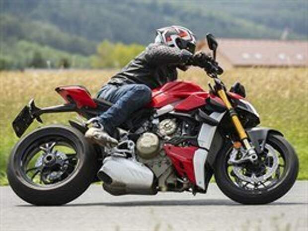 Четырехцилиндровый Ducati Streetfigher - новый король нудистов.