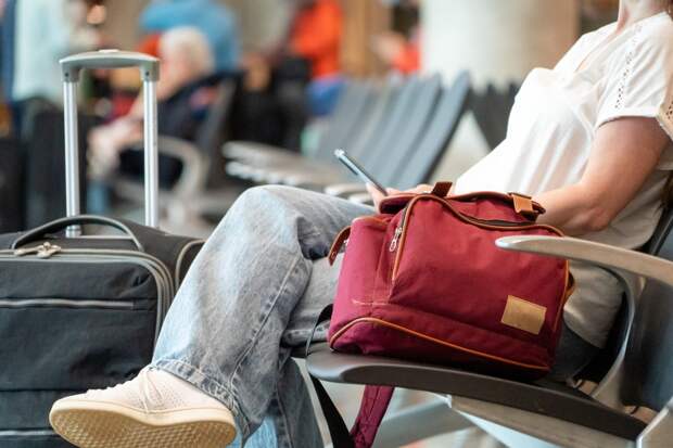 Туристка лишилась отпуска с мужем на Мальте из-за небольшого дефекта паспорта