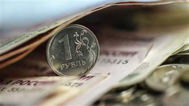 Реальный эффективный курс рубля вырос за май на 1,8% - Банк России