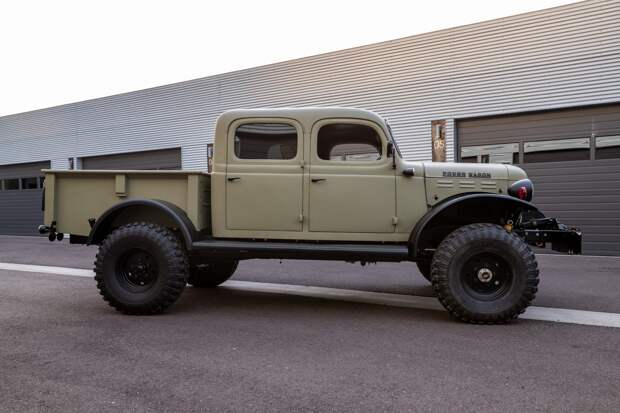 Крутой рестомод Dodge Power Wagon 1949 года
