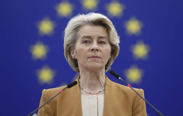 Денис Дубровин — об особенностях выборной системы ЕС и главном кандидате на пост председателя Еврокомиссии Урсула фон дер Ляйен нацелилась возглавлять Еврокомиссию до 2030 года.