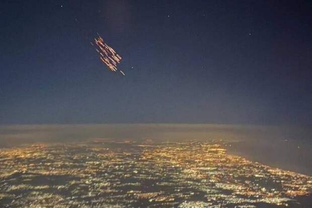 Пилот ЦАХАЛ снял над Израилем «огненный дождь» от иранской ракеты