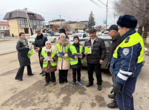 Госавтоинспекторы и общественники  Карачаево-Черкесской Республики провели профилактическое мероприятие «Пешеход»