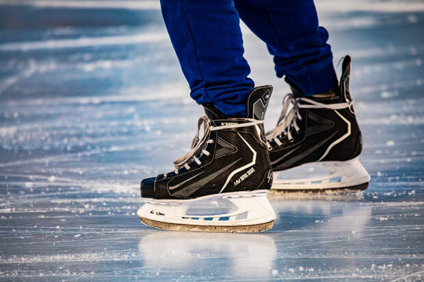 Ребенка насмерть завалило снегом возле катка в российском городе