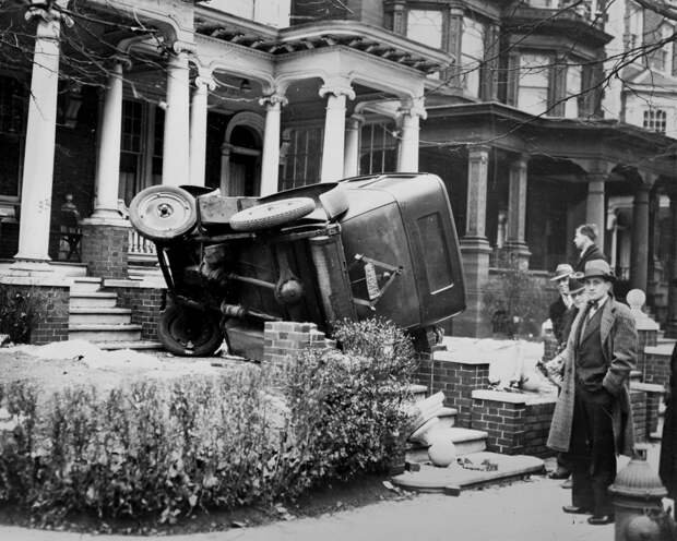 Трагичные и нелепые автомобильные аварии Бостона в 1930-х годах. Фотограф Лесли Джонс