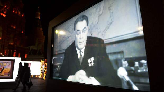 Какими в СССР были новогодние обращения руководителей страны: нынешний формат придумали только при Горбачеве