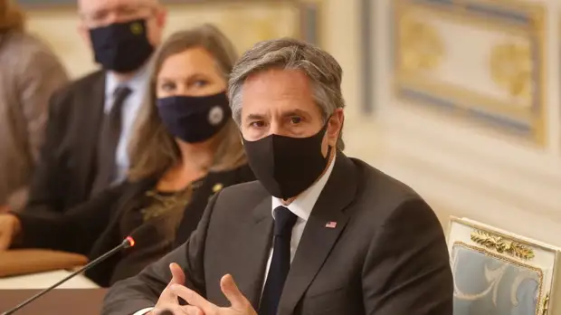 Блинкен высказался об олигархах и коррупции на Украине