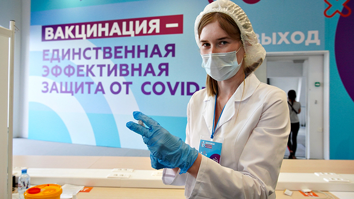 Вирус убивает, но...: даже 100%-я вакцинация от коронавируса не спасёт Россию Вирус убивает, но...: даже 100%-я вакцинация от коронавируса не спасёт Россию