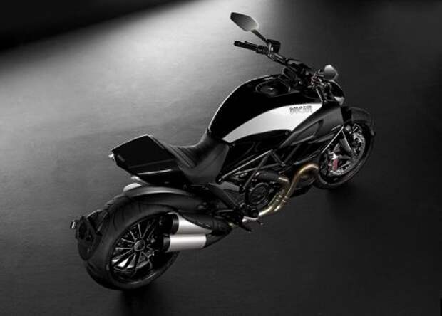 Ducati Diavel Cromo – немного ретро