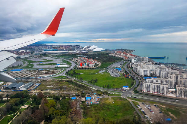 SHOT: вылетающий из Сочи самолет вернули на стоянку из-за угрозы атаки БПЛА