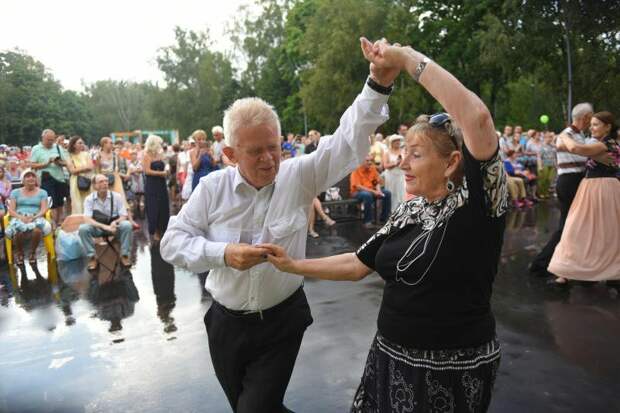 Танцуй пока молодой. Фото Яндекс.Картинки.