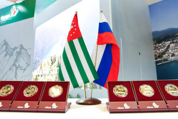 Москва прекращает выдачу российских паспортов на территории Абхазии