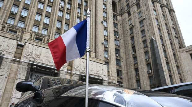 Франция мешает достижению мира между РФ и Украиной - посол