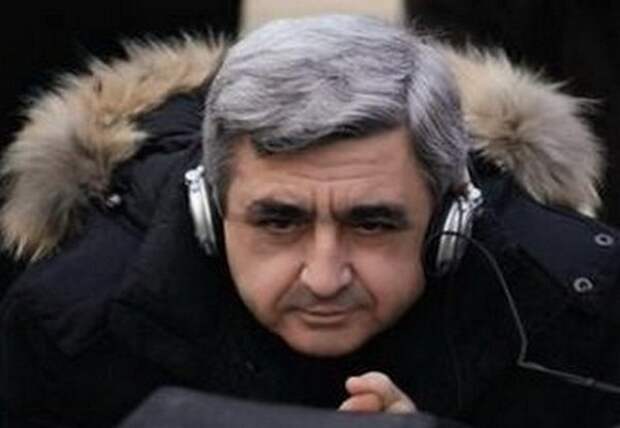 Sargsyan v naushnikax600x415.jpg