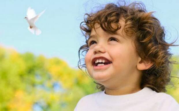 Фотография счастливого ребёнка. Фотохостинг - фотографии, картинки, изображения.