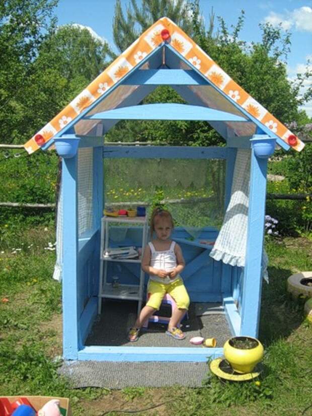 Домик для детей на даче своими руками из подручных материалов фото пошагово