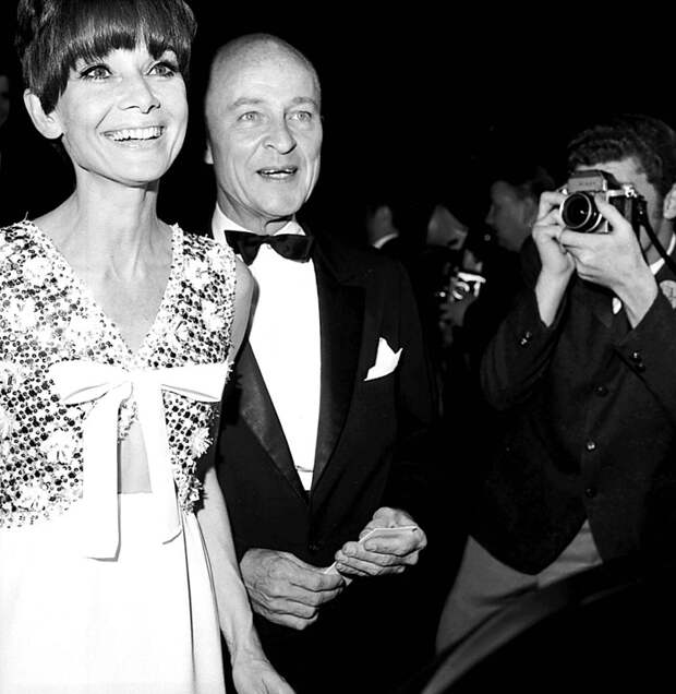 Одри Хепберн (Audrey Hepburn) в фотосессии на получении Оскара за лучшую женскую роль в фильме «Римские каникулы» (Roman Holiday) (1953), фото 11