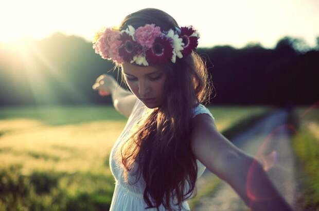 girlsinfloralwreaths23 20 восхитительных девушек с цветочными венками