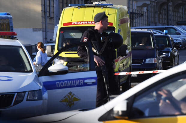 Неизвестный предмет взорвался в руках ребенка в российском городе