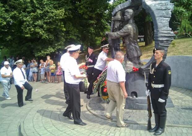 В Калининградской области моряки-балтийцы встречают День ВМФ В Калининградской области моряки-балтийцы встречают День ВМФ